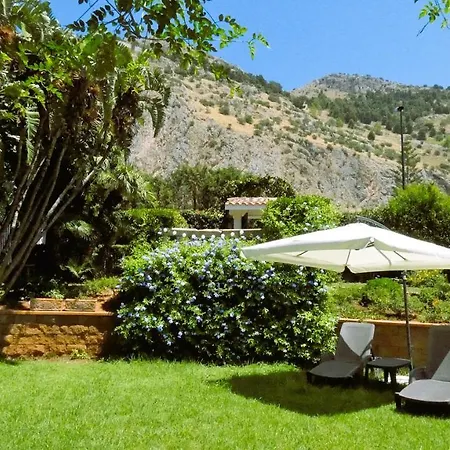 Bouganville Bed & Breakfast 3*